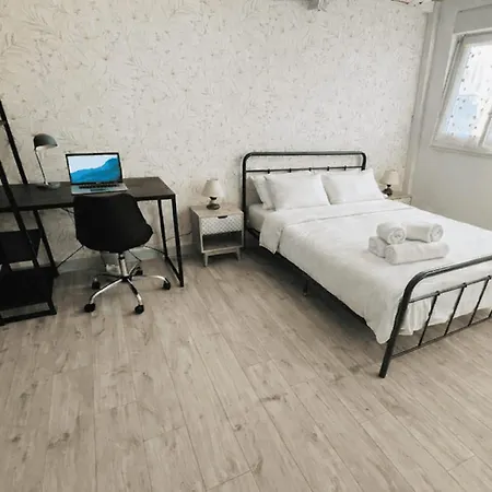 House Ideally Located In בית נופש *