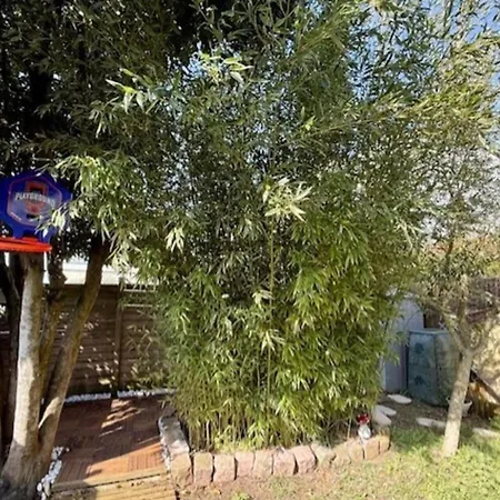House Ideally Located In بيت للعطل لا روشيل
